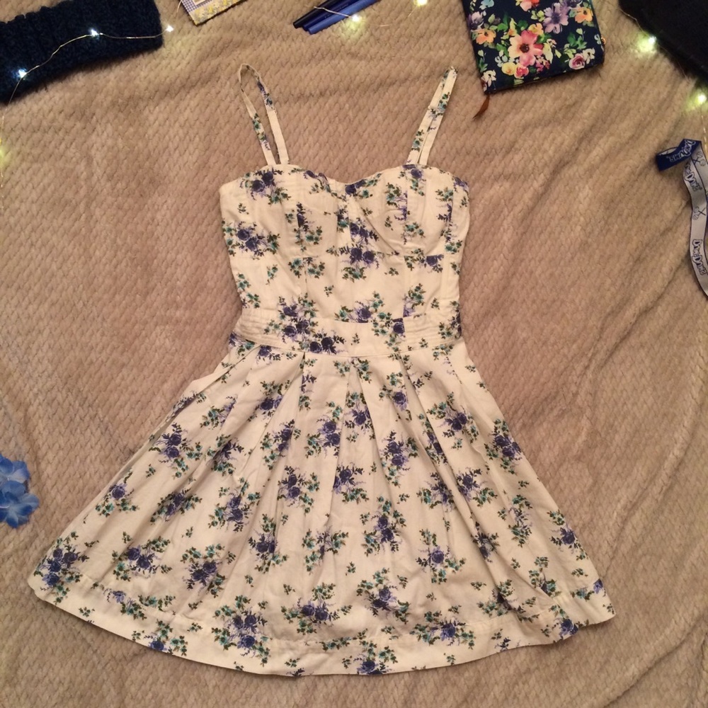 🐬 Jessica Simpson White Floral Mini Dress